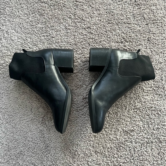 Steve Madden Womens Erika Leather Closed Toe Ankle Chelsea Boots - Picture 7 of 12